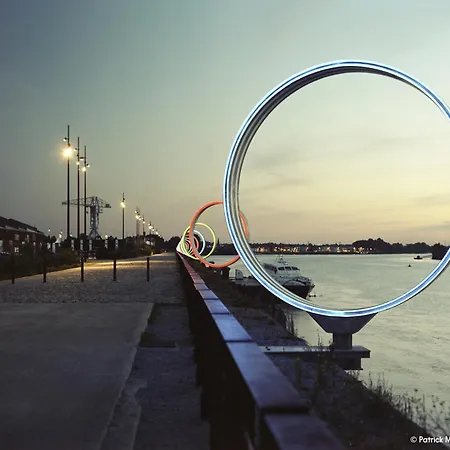 Sejour Sur L'ile De Avec Vue Sur La Loire Appartement